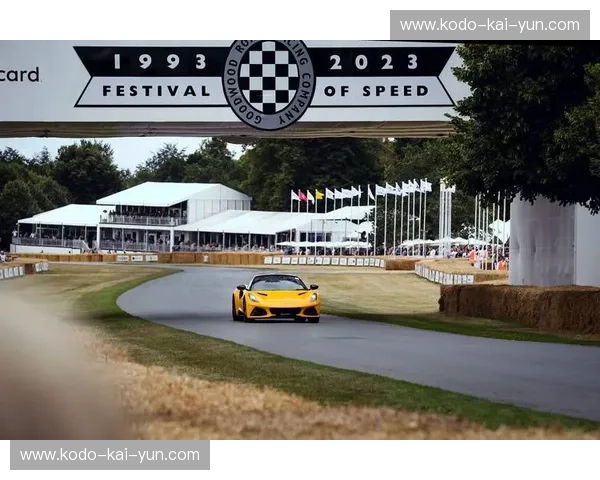 特拉维斯·布朗:速度与激情的终极对决,谁是赛道上的王者?